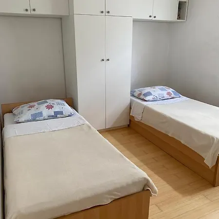 Apartment L&l *